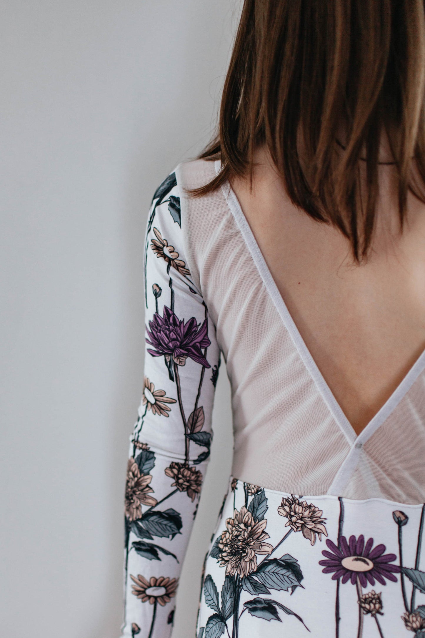 "Daisies & Dahlias" v-back leo, long-sleeved