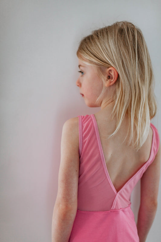 "Barbara Pink" v-back leo, sleeveless