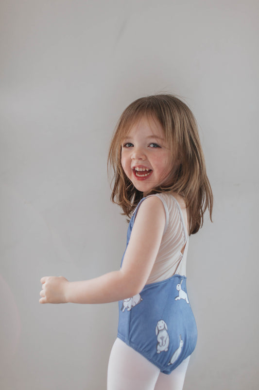 "Petit Lapin" v-back leo, sleeveless